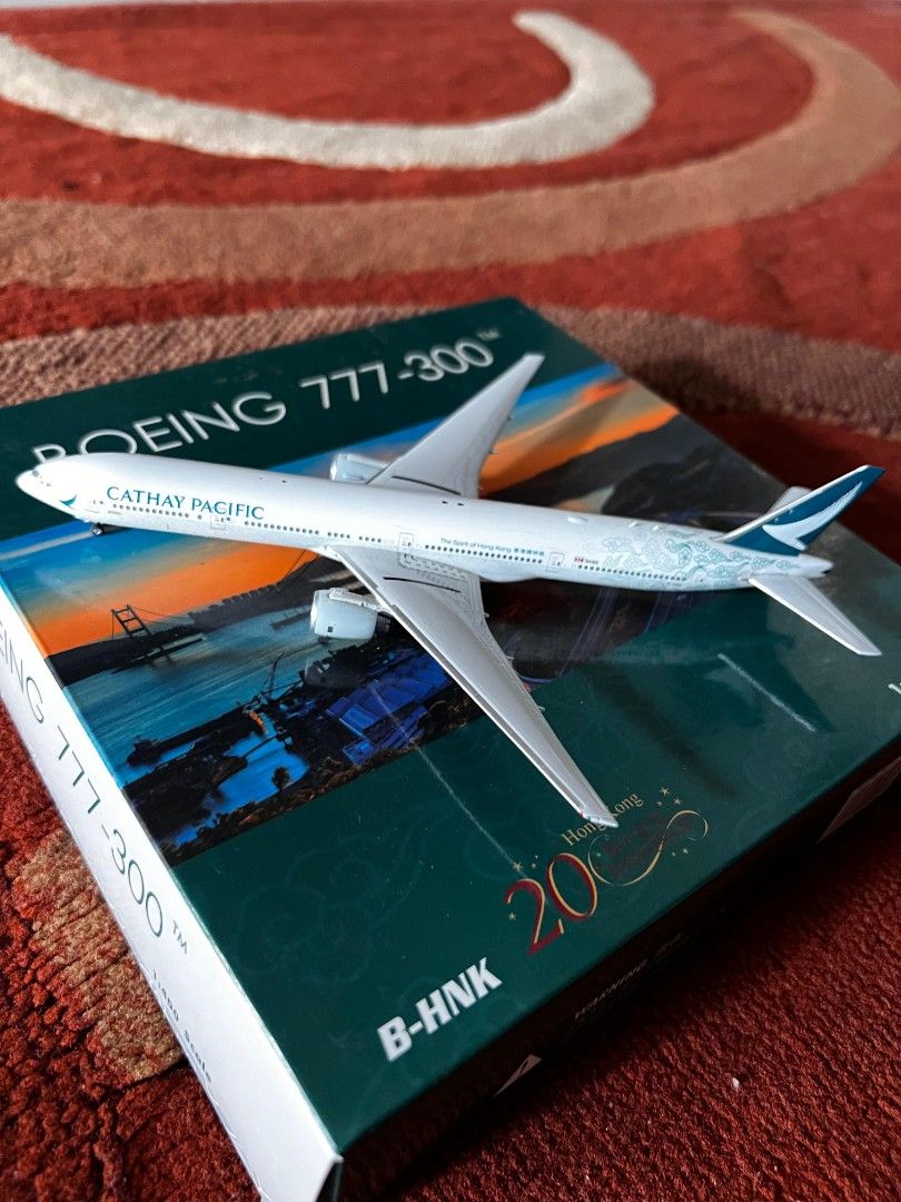 1/400 B777-300 キャセイパシフィック 特別塗装 香港返還20周年
