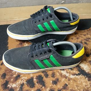 harga terjangkau untuk adidas seeley Carousell Indonesia