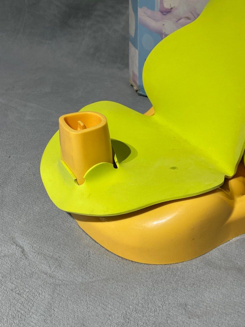APRICA BATH SEAT (Category: Bathtub & Bath Accessories) located in Manila. Submitted by japanbeibishop (Listing ID 1322230271, Image 3). Description: .