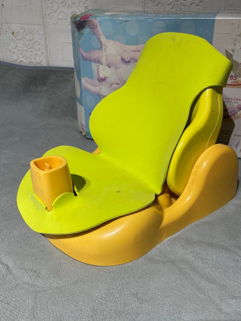 APRICA BATH SEAT (Category: Bathtub & Bath Accessories) located in Manila. Submitted by japanbeibishop (Listing ID 1322230271, Image 1). Description: .