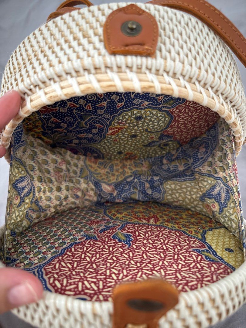 Beach bag (Category: Beach Bags) located in Manila. Submitted by declutter_rebuff (Listing ID 1322244349, Image 3). Description: .