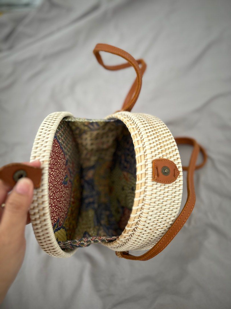 Beach bag (Category: Beach Bags) located in Manila. Submitted by declutter_rebuff (Listing ID 1322244349, Image 2). Description: .