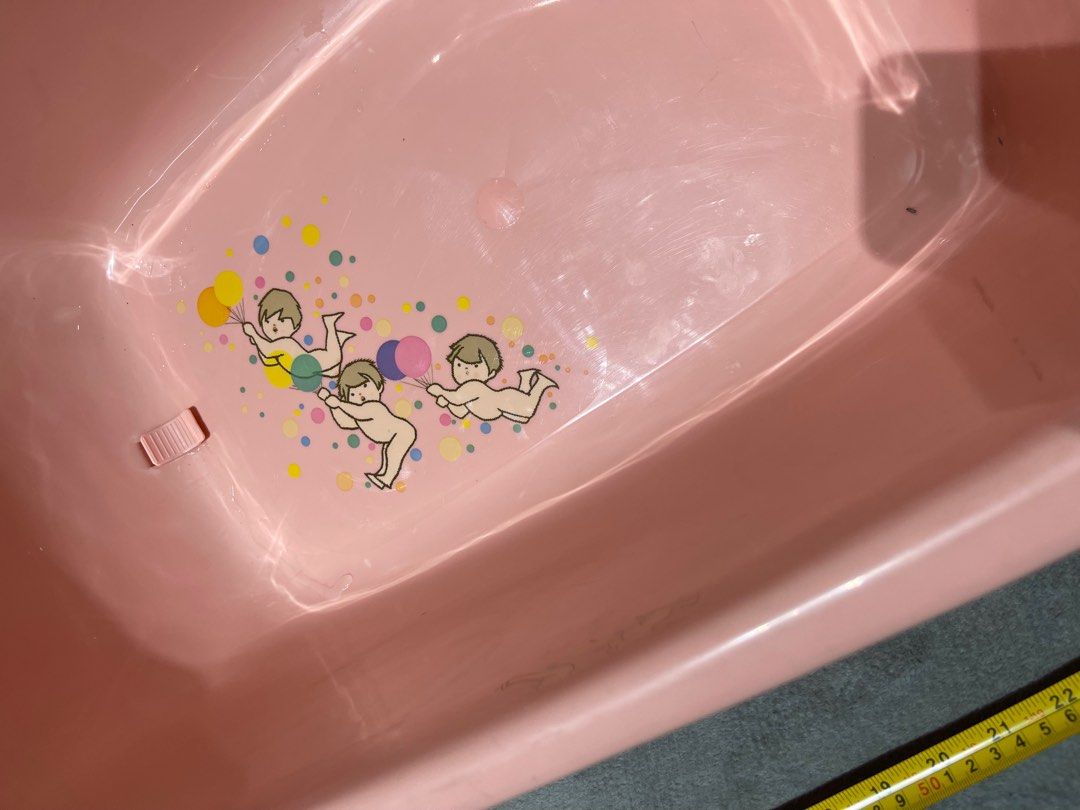Big bath tub pink japan surplus (Category: Bathtub & Bath Accessories) located in Manila. Submitted by japanbeibishop (Listing ID 1322272641, Image 3). Description: .