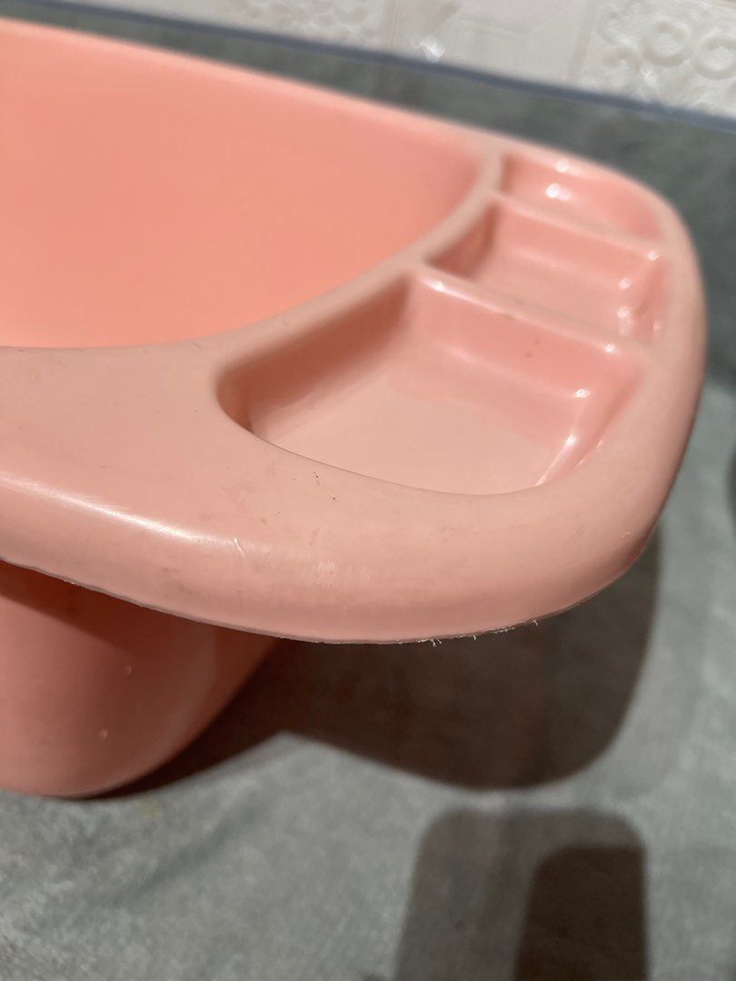 Big bath tub pink japan surplus (Category: Bathtub & Bath Accessories) located in Manila. Submitted by japanbeibishop (Listing ID 1322272641, Image 2). Description: .