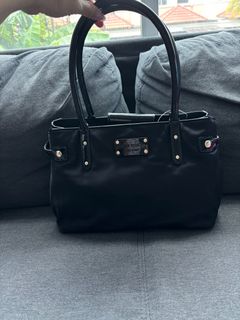 (Category: ) located in . Submitted by luxy_closet (Listing ID 1322257337, Image 1). Description: .