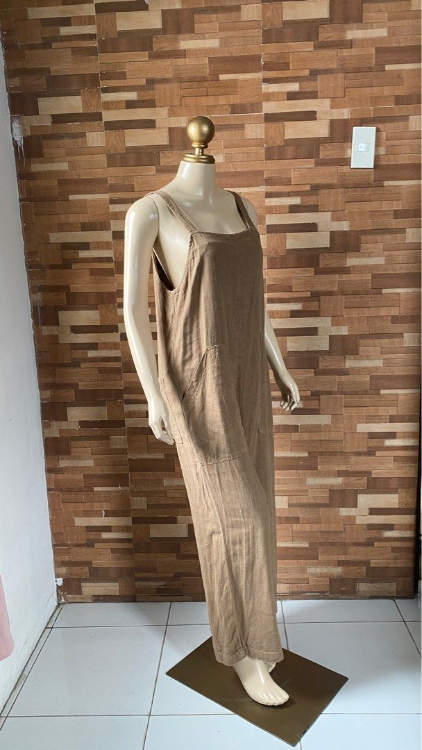 Universal Thread Linen-Style Wide Leg Jumpsuit | M-L (Category: Jumpsuits) located in Manila. Submitted by meisu_mnl (Listing ID 1322324945, Image 2). Description: Universal Thread Linen-Style Wide Leg Jumpsuit 🤎✨ effortlessly chic and comfy 🌿 perfect for casual days, coffee dates, errands, beach trips, or minimalist outfits 🤎 Details: * Brand: Universal Thread * Size on tag: XS * Fits up to: M–L (relaxed oversized fit) * Condition: Like new ✨