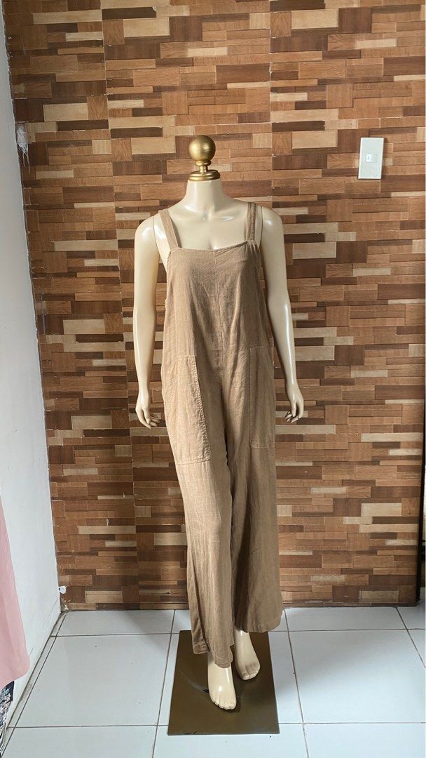 Universal Thread Linen-Style Wide Leg Jumpsuit | M-L (Category: Jumpsuits) located in Manila. Submitted by meisu_mnl (Listing ID 1322324945, Image 3). Description: Universal Thread Linen-Style Wide Leg Jumpsuit 🤎✨ effortlessly chic and comfy 🌿 perfect for casual days, coffee dates, errands, beach trips, or minimalist outfits 🤎 Details: * Brand: Universal Thread * Size on tag: XS * Fits up to: M–L (relaxed oversized fit) * Condition: Like new ✨