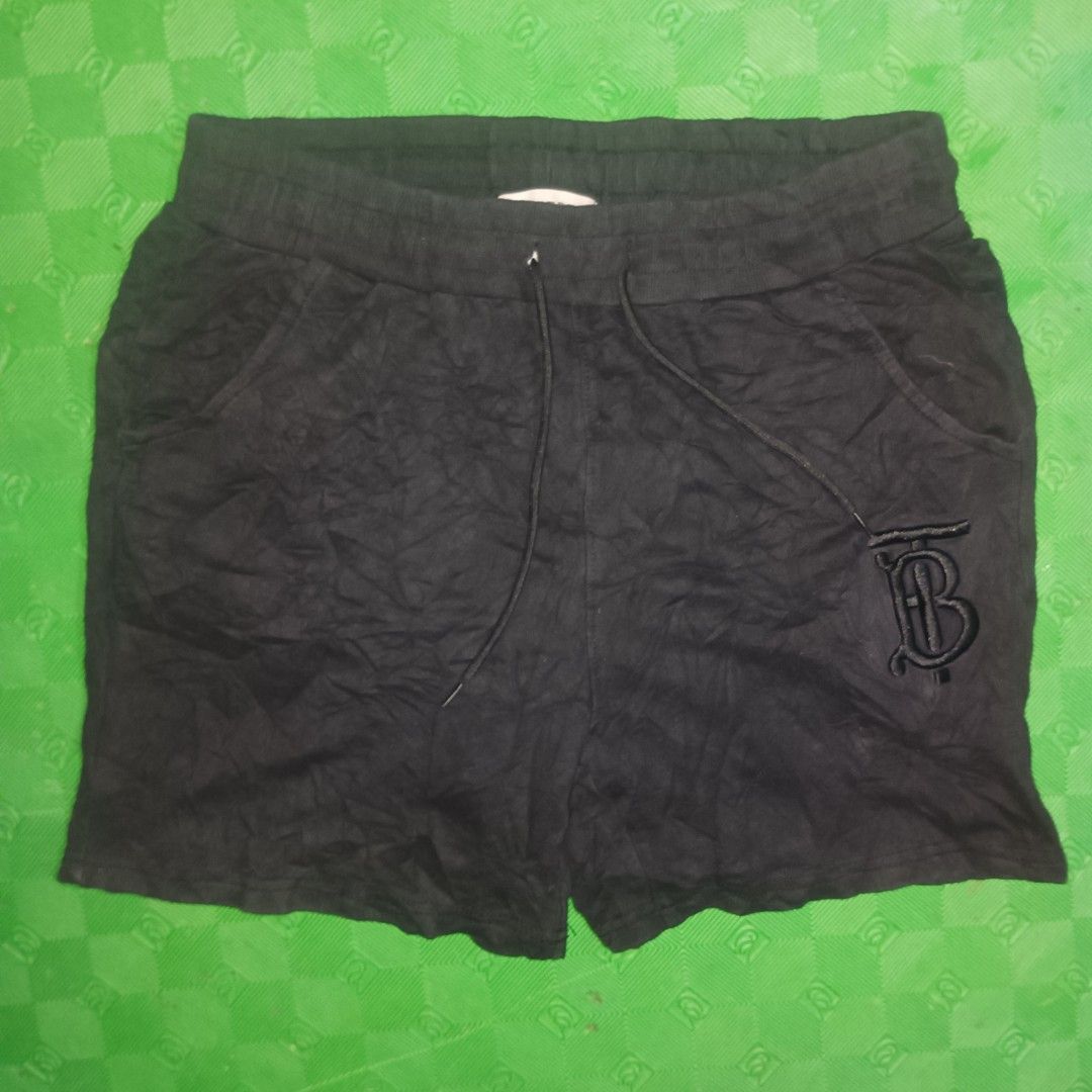 Burberry short (Category: Shorts) located in Pasig City. Submitted by goryong (Listing ID 1322260243, Image 1). Description: XL on tag waist 28-36 length 15 (all items is from trifth and prelove, always manage your expectation).