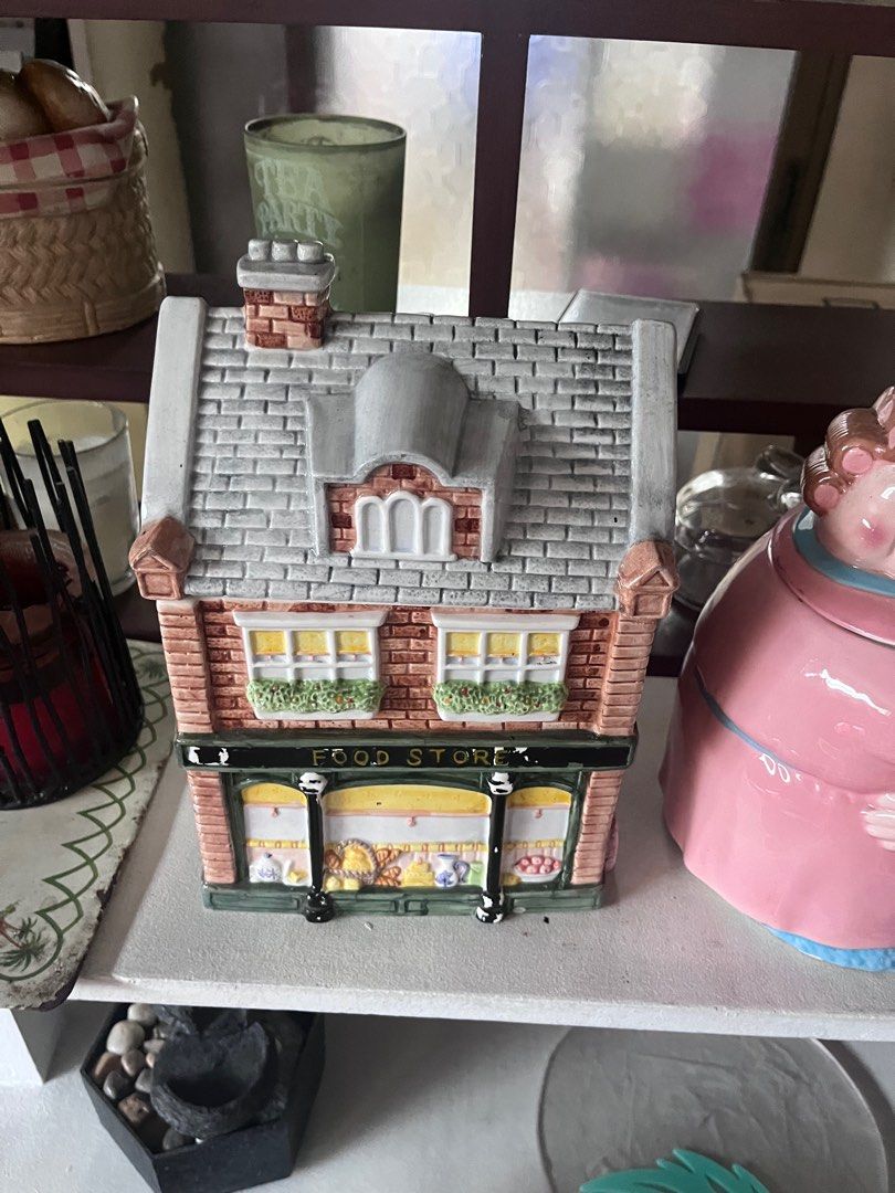 Ceramic cookie jar (Category: Food Organization & Storage) located in Taguig. Submitted by joyce.prelovedph (Listing ID 1322271662, Image 1). Description: Vintage ceramic cookie jar .