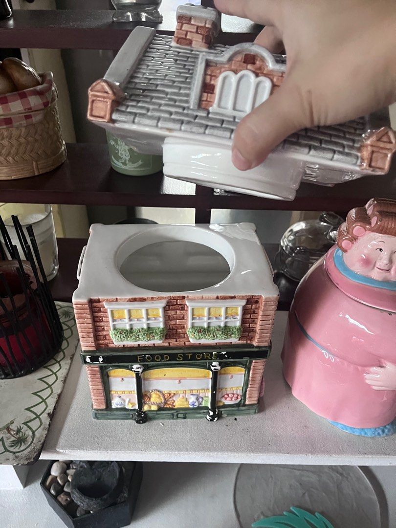 Ceramic cookie jar (Category: Food Organization & Storage) located in Taguig. Submitted by joyce.prelovedph (Listing ID 1322271662, Image 2). Description: Vintage ceramic cookie jar .