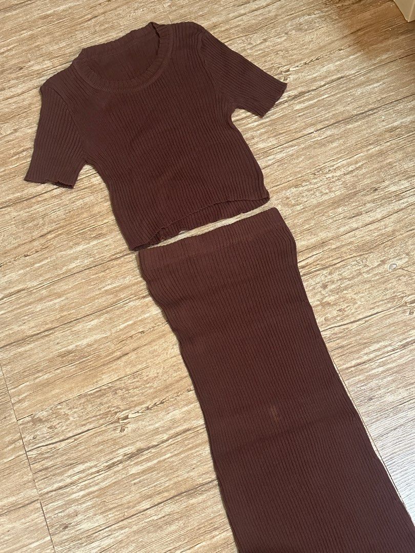 Choco brown knitted coordinates (Category: Sets or Coordinates) located in Meycauayan. Submitted by threadvibes.co (Listing ID 1322217707, Image 1). Description: With faded part (see photo) - can use a brown dye to restore the color Size - Small to large frame Reminders: - 1 day reservation only - No cancellation/refund of item/s MOP: Gcash MOD: Orange app c/o (for shipping), Lalamove (for same day delivery) Location: Meycauayan, Bulacan .