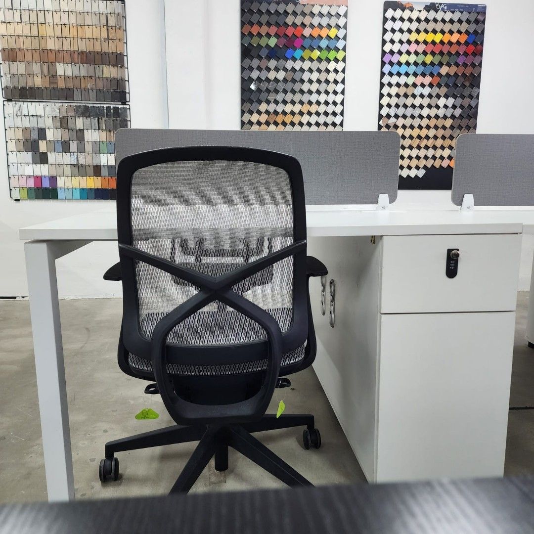 Computer Table (Category: Tables & Sets) located in Singapore. Submitted by koseylow (Listing ID 1322335185, Image 2). Description: Office table for sale , look like new. Seldom use.