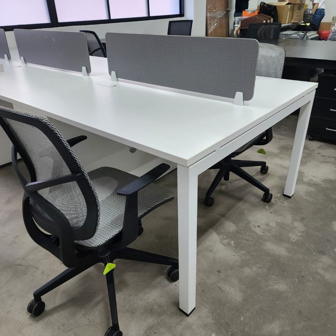 Computer Table (Category: Tables & Sets) located in Singapore. Submitted by koseylow (Listing ID 1322335185, Image 3). Description: Office table for sale , look like new. Seldom use.