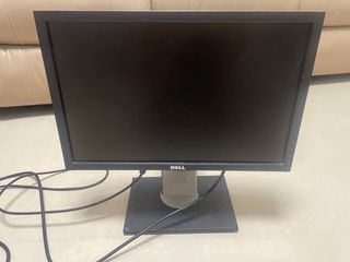 21-inch DELL computer monitor64079465807617110