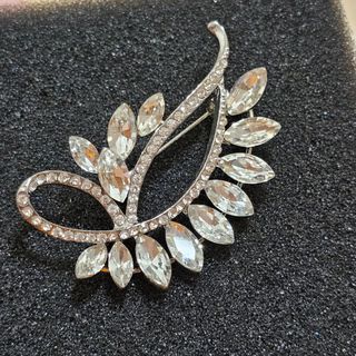 Affordable denni brooch For Sale Brooches Carousell Singapore