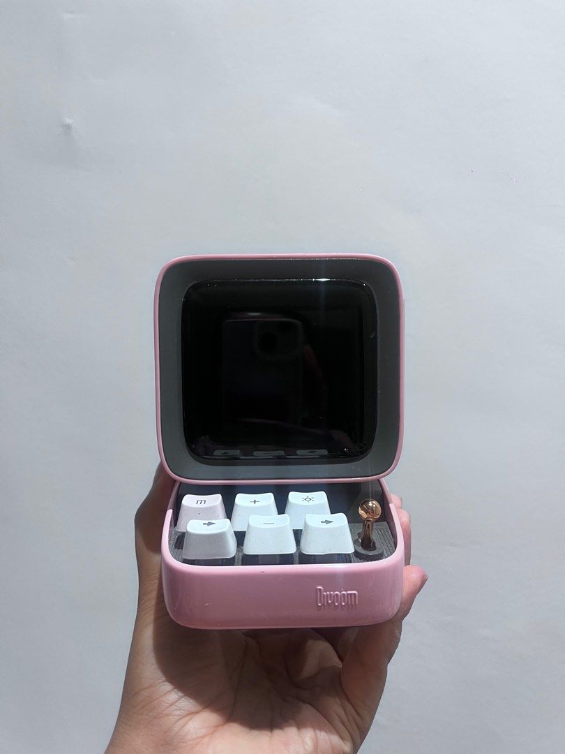 Divoom Pink Speaker (Category: Soundbars, Speakers & Amplifiers) located in Manila. Submitted by heysoulsissy (Listing ID 1322320914, Image 1). Description: With case With plastic cover on the side No charger Loc: Makati city near Gb5.