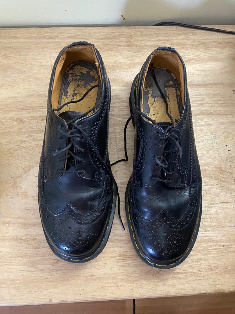 Dr martens brogue (Category: Boots) located in Davao. Submitted by gdsteals (Listing ID 1322237742, Image 3). Description: Size 10us fit to 9 see pictures for issue.