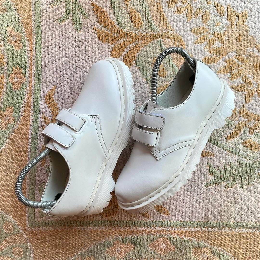 DR. MARTENS LAUREEN Women s Fashion Footwear Sneakers on Carousell