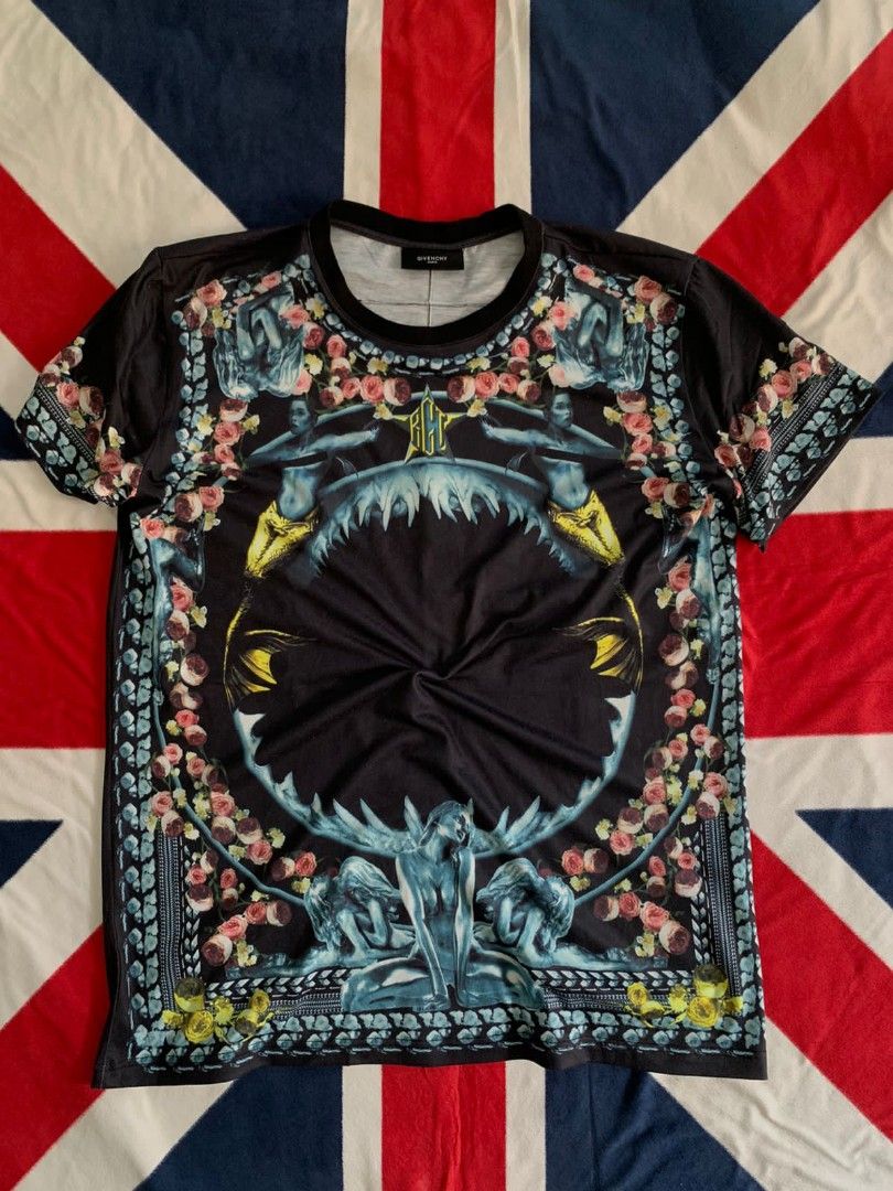 Givenchy shark flowers mermaid, Fesyen Pria, Pakaian , Atasan di 