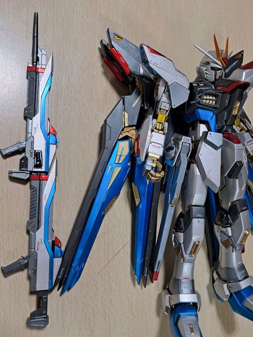 GUNDAM 機動戰士 高達 國產 PG突擊自由高達 上色完成品, 玩具收藏品, 手辦及模型, 高達及模型組合 - Carousell