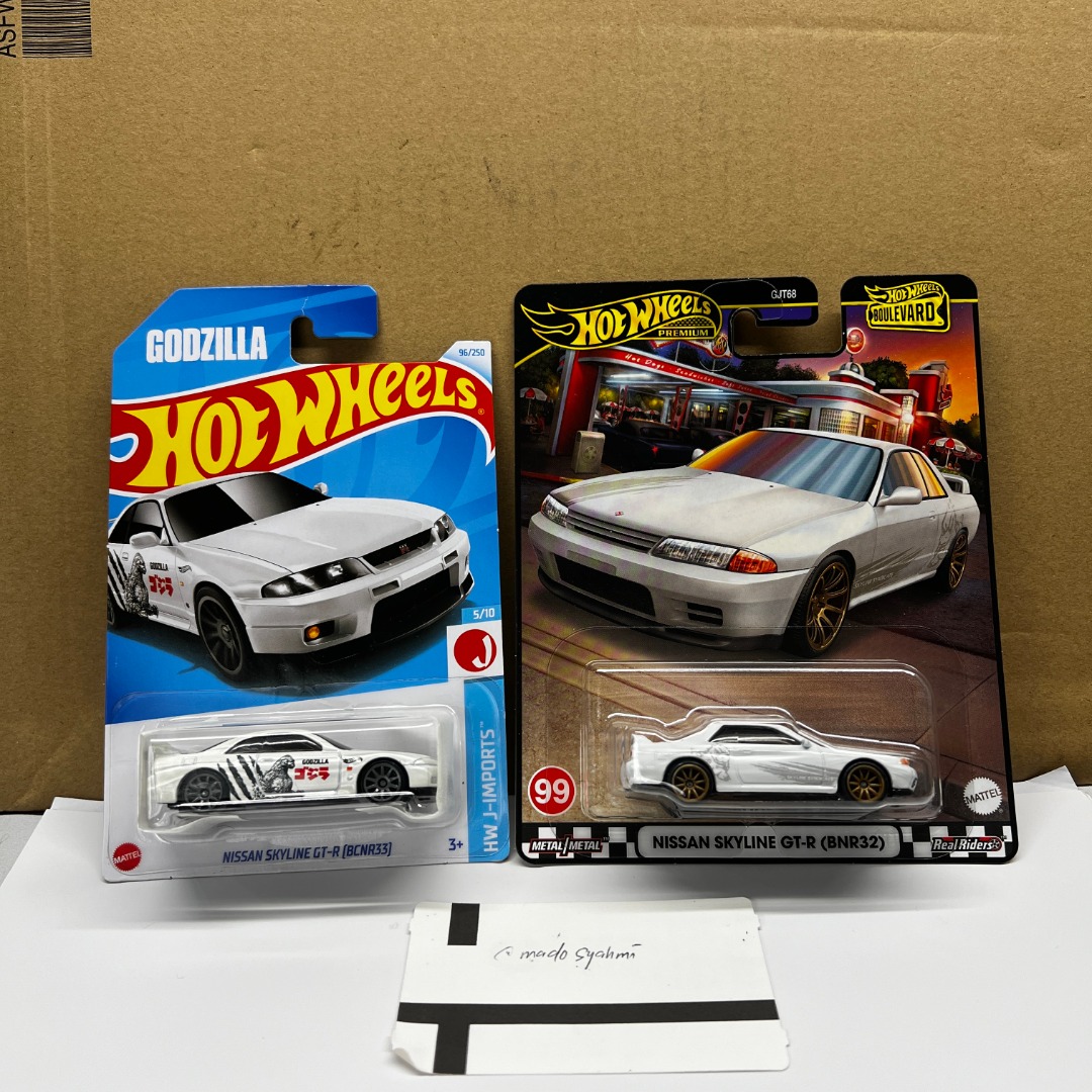 Hot Wheels Lot Godzilla R33 R32, Hobbies & Toys, Toys & Games on Carousell