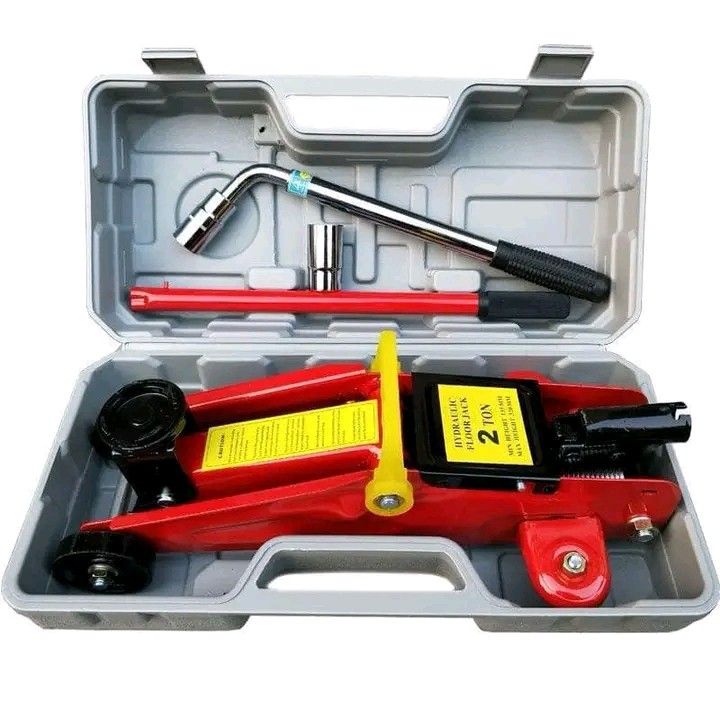 hydraulic floor jack (Category: Construction Tools & Equipment) located in Manila. Submitted by saguittarian06 (Listing ID 1322229755, Image 2). Description: HYDRAULIC FLOOR JACK LOAD WEIGHT：2000 KILO NEW ARRIVER1030 HYDRAULIC FLOOR JACK LOAD WEIGHT：2000 KILO NEW ARRIVER.