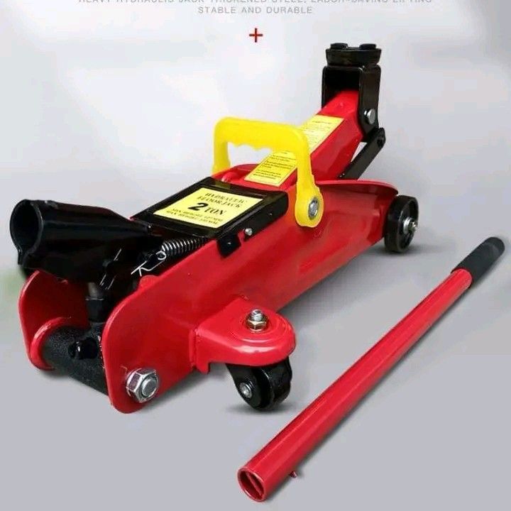 hydraulic floor jack (Category: Construction Tools & Equipment) located in Manila. Submitted by saguittarian06 (Listing ID 1322229755, Image 3). Description: HYDRAULIC FLOOR JACK LOAD WEIGHT：2000 KILO NEW ARRIVER1030 HYDRAULIC FLOOR JACK LOAD WEIGHT：2000 KILO NEW ARRIVER.
