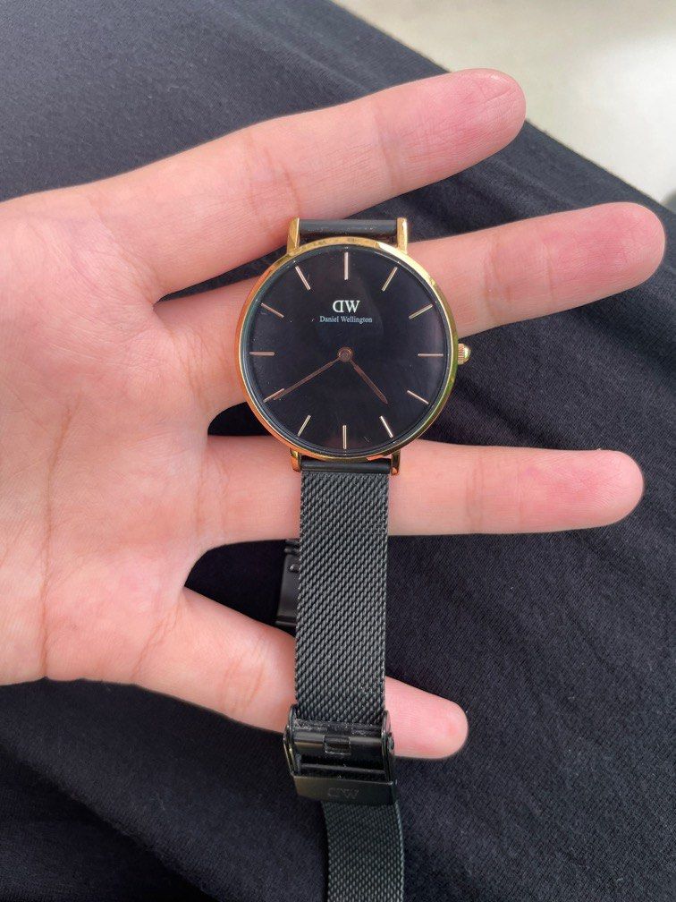 Jam merk dw store