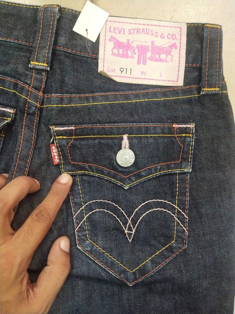 Levis 911