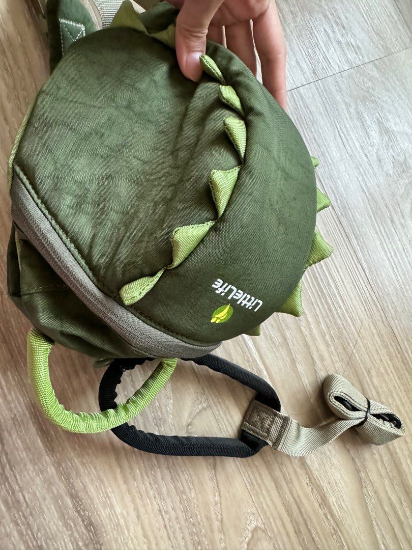 Littlelife crocodile backpack top