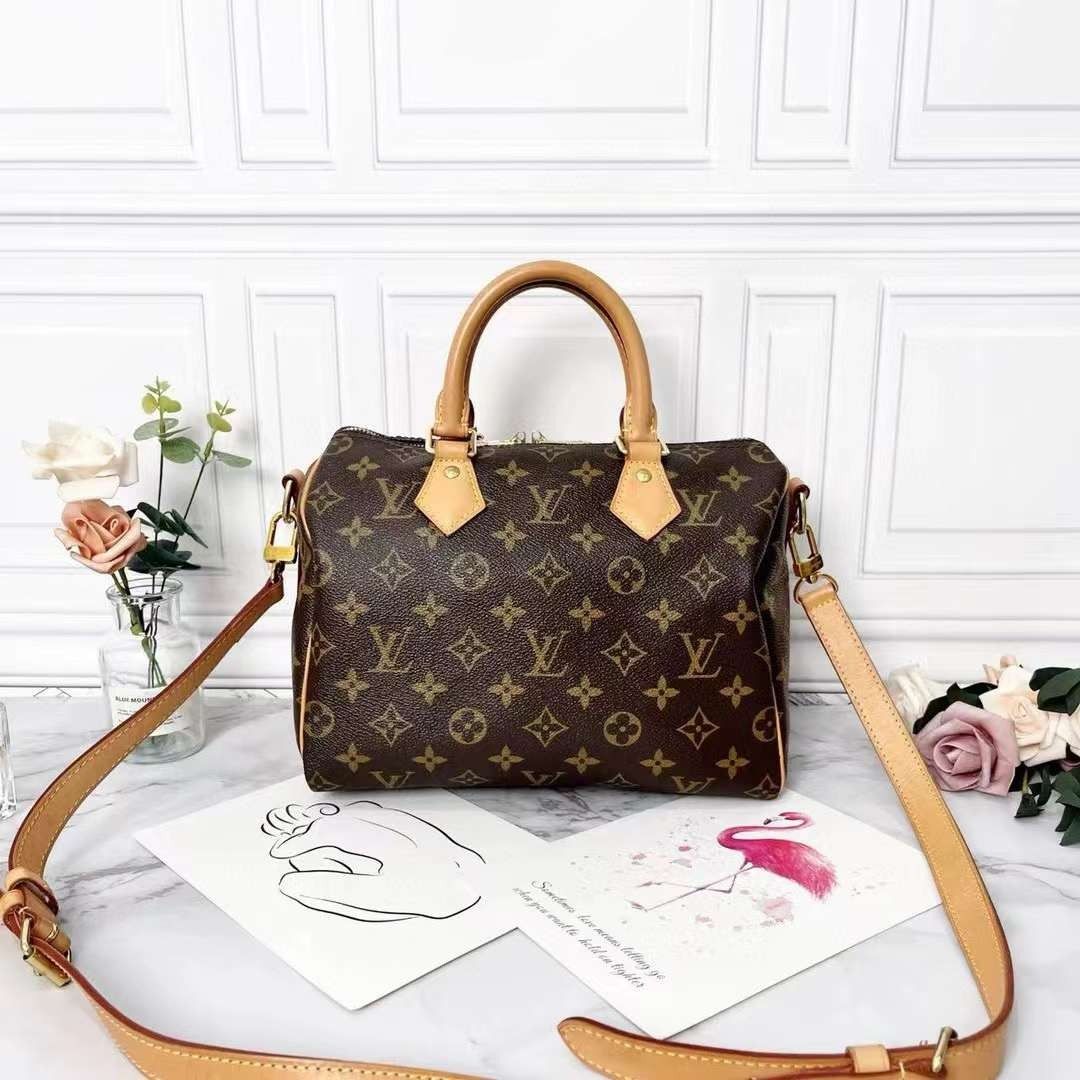 Louis Vuitton Speedy Bandouliere 25 in Monogram Canvas