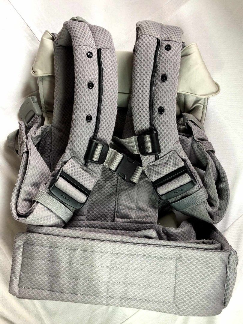 SALE! Nuna CDL Click Carrier (Category: Carriers & Slings) located in Bocaue. Submitted by aadcdc (Listing ID 1322272676, Image 2). Description: Nuna CDL Click Carrier Condition: Like New No box/pouch The original price was 10k.