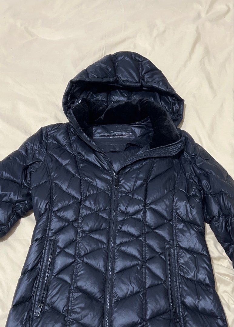 ORIG Andrew Marc Long Puffer Jacket (Category: Coats, Jackets and Outerwear) located in Cainta. Submitted by blaankph (Listing ID 1322238863, Image 2). Description: Great for travel during cold season This coat will keep you warm up to 0 degrees Fahrenheit Shell & Lining are 100% Nylon 💯 ORIGINAL PRELOVED ✔️ from 🇨🇦 balikbayan box ✔️with minimal wear and tear at the collar only ✔️no scratch or flaw anywhere else ✔️RFS: Decluttering 💋To order,