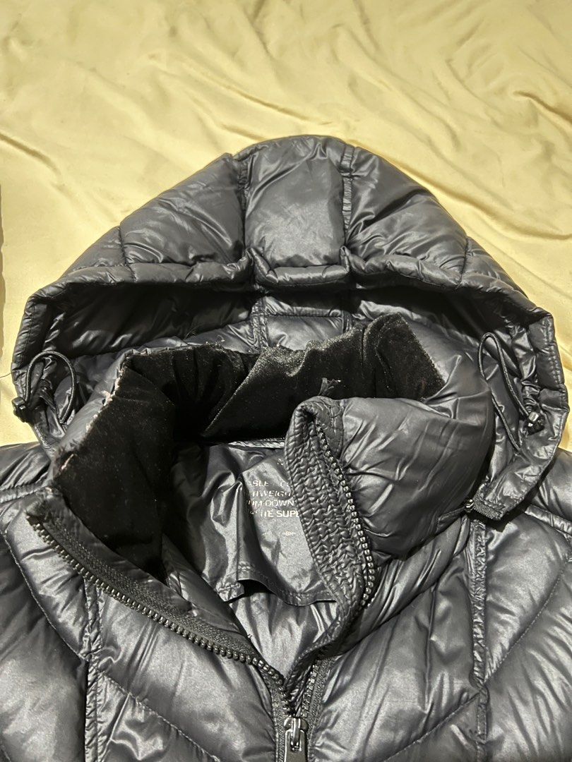 ORIG Andrew Marc Long Puffer Jacket (Category: Coats, Jackets and Outerwear) located in Cainta. Submitted by blaankph (Listing ID 1322238863, Image 3). Description: Great for travel during cold season This coat will keep you warm up to 0 degrees Fahrenheit Shell & Lining are 100% Nylon 💯 ORIGINAL PRELOVED ✔️ from 🇨🇦 balikbayan box ✔️with minimal wear and tear at the collar only ✔️no scratch or flaw anywhere else ✔️RFS: Decluttering 💋To order,