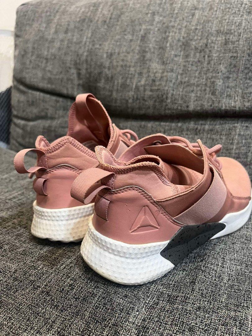 Reebok Guresu Pink Size 6 Women s Fashion Footwear Sneakers on Carousell