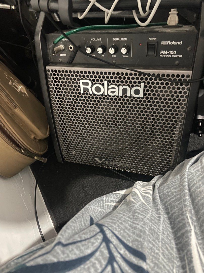 Roland drum speakers (Category: Soundbars, Speakers & Amplifiers) located in Batangas. Submitted by keenstorm.a35740 (Listing ID 1322349958, Image 3). Description: roland original speakers for edrums pm 100.