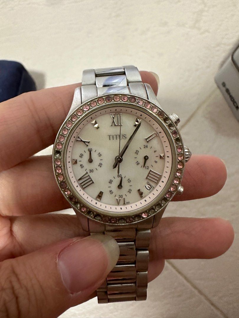 solvil et titus women watch Luxury Watches on Carousell