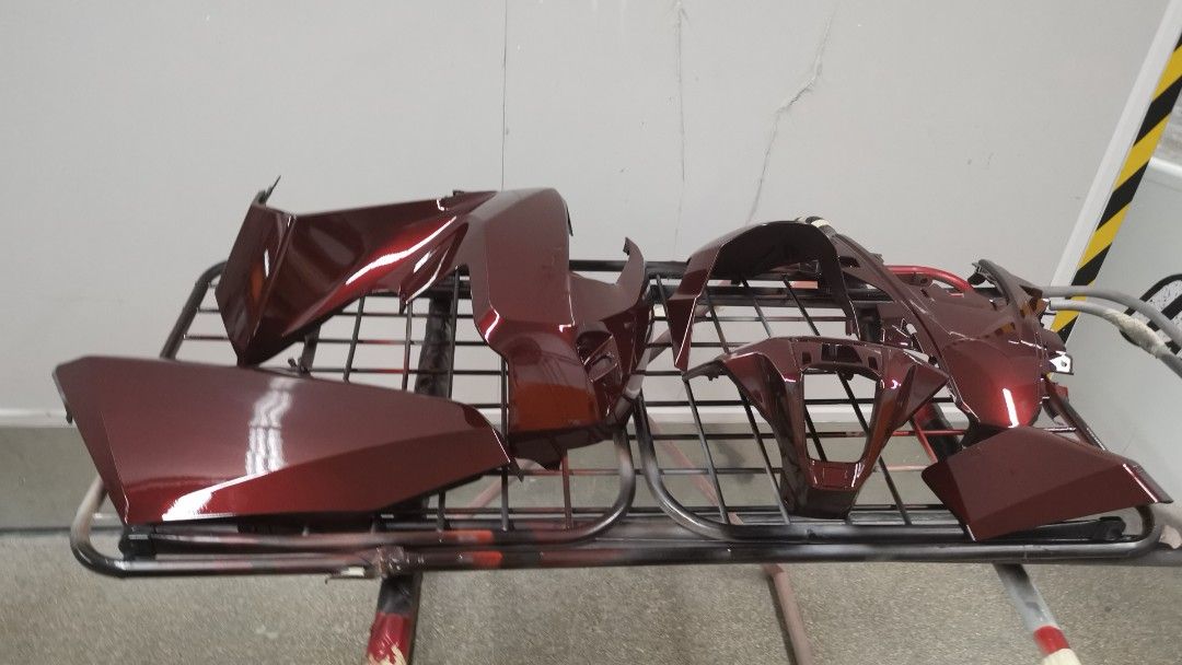 Spray paint for bicycle frame, ebike frame, motor frame, rim (Category: E-Scooters & E-Bikes) located in Singapore. Submitted by spectraworks (Listing ID 1322374000, Image 3). Description: Interested please what app me at 96672926.