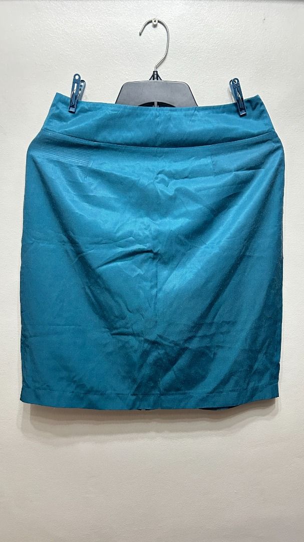 Teal Office Skirt (Small on tag) (Category: Skirts) located in Pasay City. Submitted by mgagamitnichrish (Listing ID 1322333848, Image 1). Description: Size: Best fit Small-Medium Condition: Pre-loved but still in great condition Length: 52cm Waist: 36in Hips: 42in.