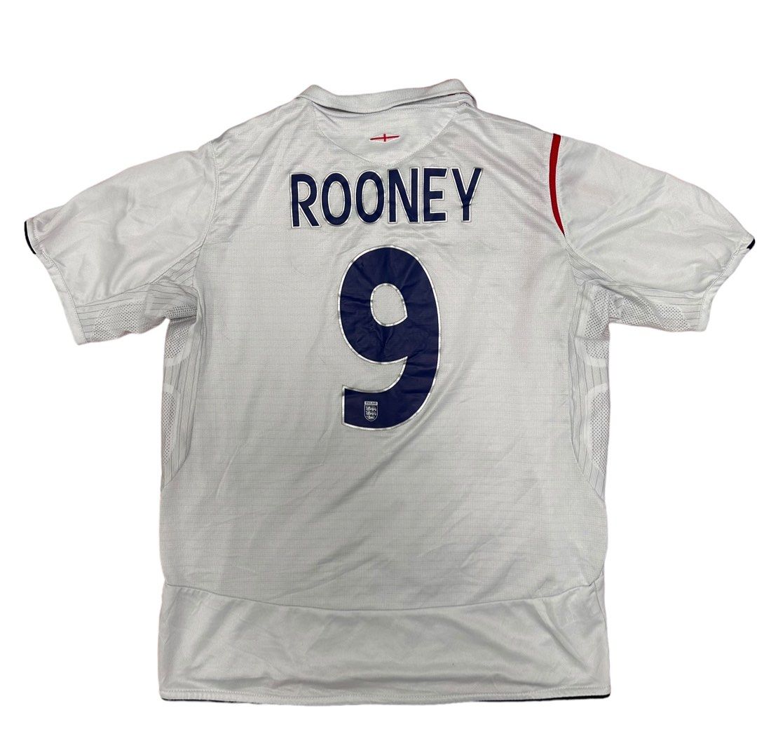 UMBRO | England 2006 Rooney Jersey (Category: Activewear) located in Lapu Lapu. Submitted by nervecloset (Listing ID 1322329897, Image 2). Description: UMBRO | England 2006 Rooney Jersey Large on tag W = 21.2 inches L = 27 inches Very good condition 2650 + sf.