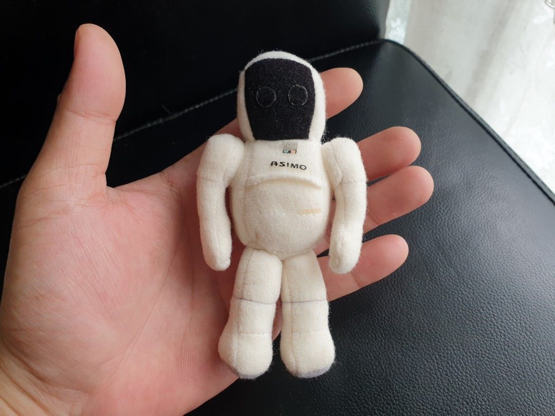 Vintage Asimo Plush (Category: Plushies & Soft Toys) located in Quezon City. Submitted by WasalakTwo (Listing ID 1322264692, Image 2). Description: Bought in Japan Open for delivery nationwide.