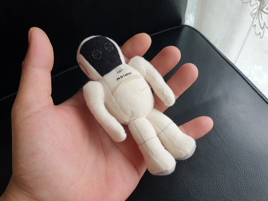 Vintage Asimo Plush (Category: Plushies & Soft Toys) located in Quezon City. Submitted by WasalakTwo (Listing ID 1322264692, Image 1). Description: Bought in Japan Open for delivery nationwide.