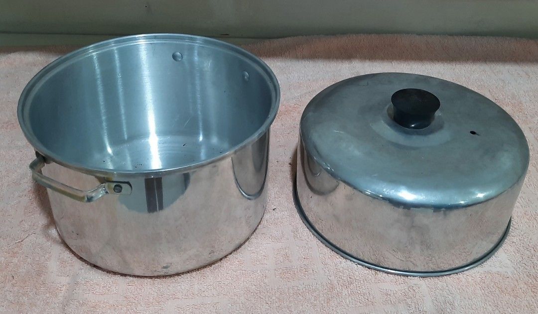 Vintage Evenflo Feeding Bottle Sterilizer (Category: Breastfeeding & Bottle Feeding) located in Manila. Submitted by kyona.mimi (Listing ID 1322327491, Image 2). Description: 1960s Evenflo feeding bottle sterilizer.
