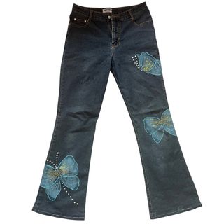 (Category: ) located in . Submitted by coolratedcloset (Listing ID 1322302136, Image 1). Description: .