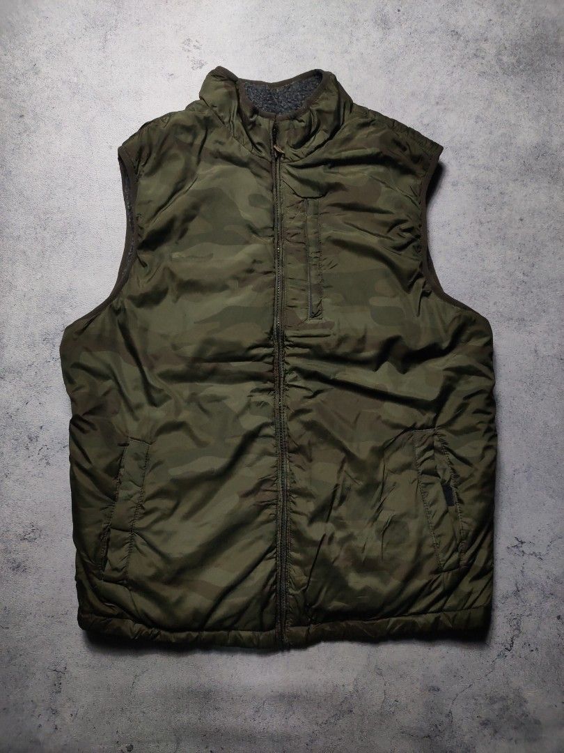 Weatherproof Vintage Men s Reversible Vest Olive Camo