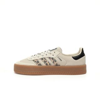 (Category: ) located in . Submitted by sneakers-shop (Listing ID 1322418598, Image 1). Description: .