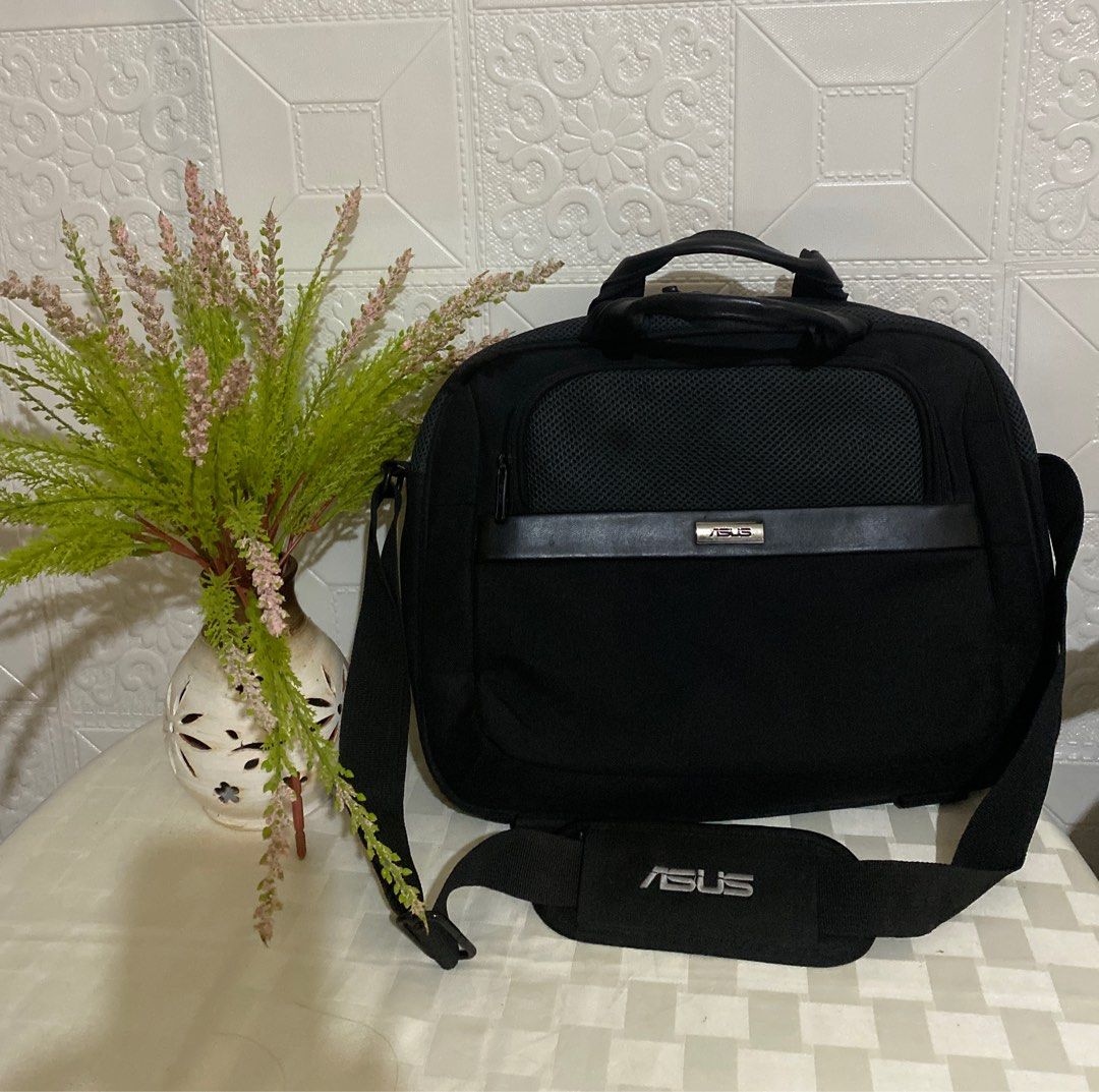 Asus Two-Way Laptop Bag (Category: Laptop Bags & Sleeves) located in Legazpi City. Submitted by wearablefinds (Listing ID 1322515782, Image 1). Description: 15x12x3” Like new No flaws Light weight Excellent quality Kindly check photos for details .