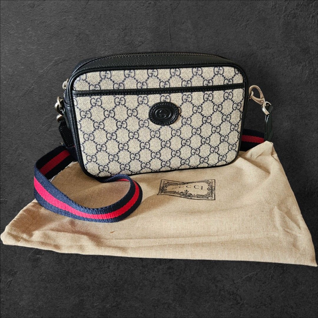 Bagsbagsbags (Category: Shoulder Bags) located in Quezon City. Submitted by tova.a (Listing ID 1322551242, Image 3). Description: all brand new.