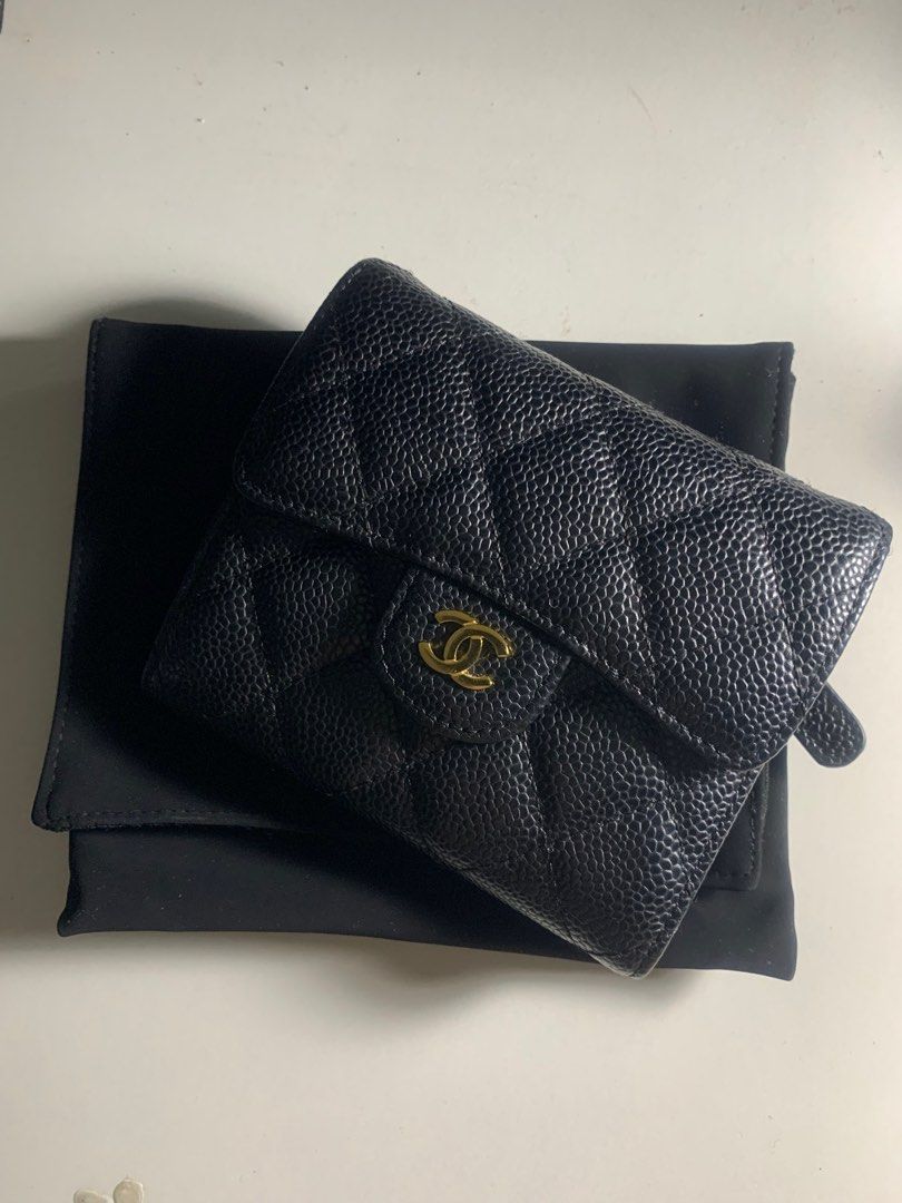 Chanel Compact Wallet - Caviar (Category: Luxury Bags & Wallets) located in Caloocan City. Submitted by gandaaaaaaa (Listing ID 1322532410, Image 2). Description: chanel compact wallet - caviar description: Same quality as original/looks original very nice in actual with box, dust bag,ribbon,camellia,authenticity card price: 9k.
