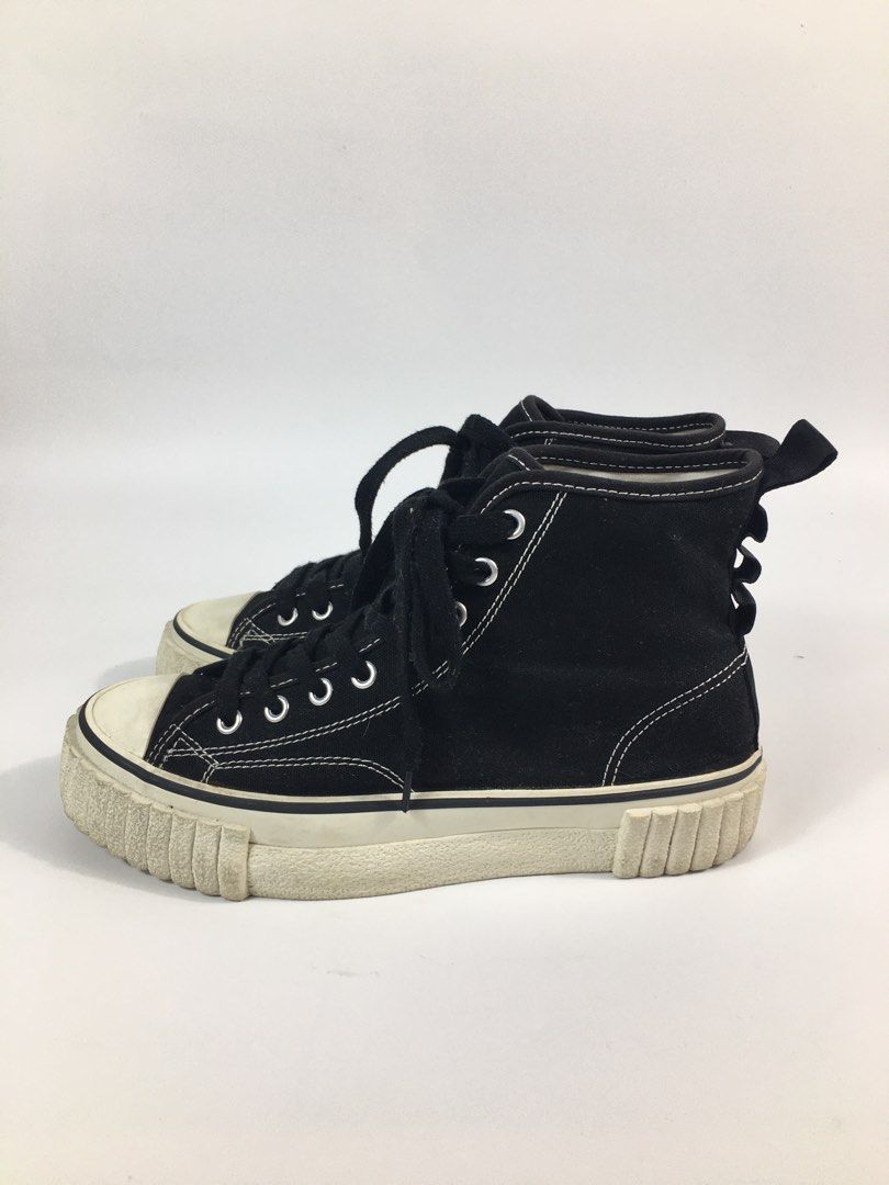 COMME DES GARÇONS GANRYU CREEPERS HIGH (Category: Sneakers) located in Caloocan City. Submitted by thrift.crcl (Listing ID 1322498259, Image 3). Description: COMME DES GARÇONS GANRYU CREEPERS HIGH MADE IN JAPAN EXCELLENT CONDITION SIZE 8.5-9 .